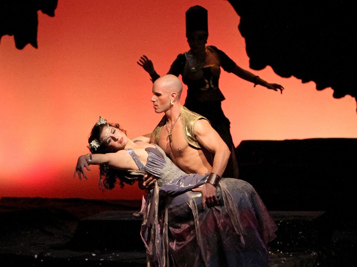 Dido and Aeneas, photo by Otak Jump